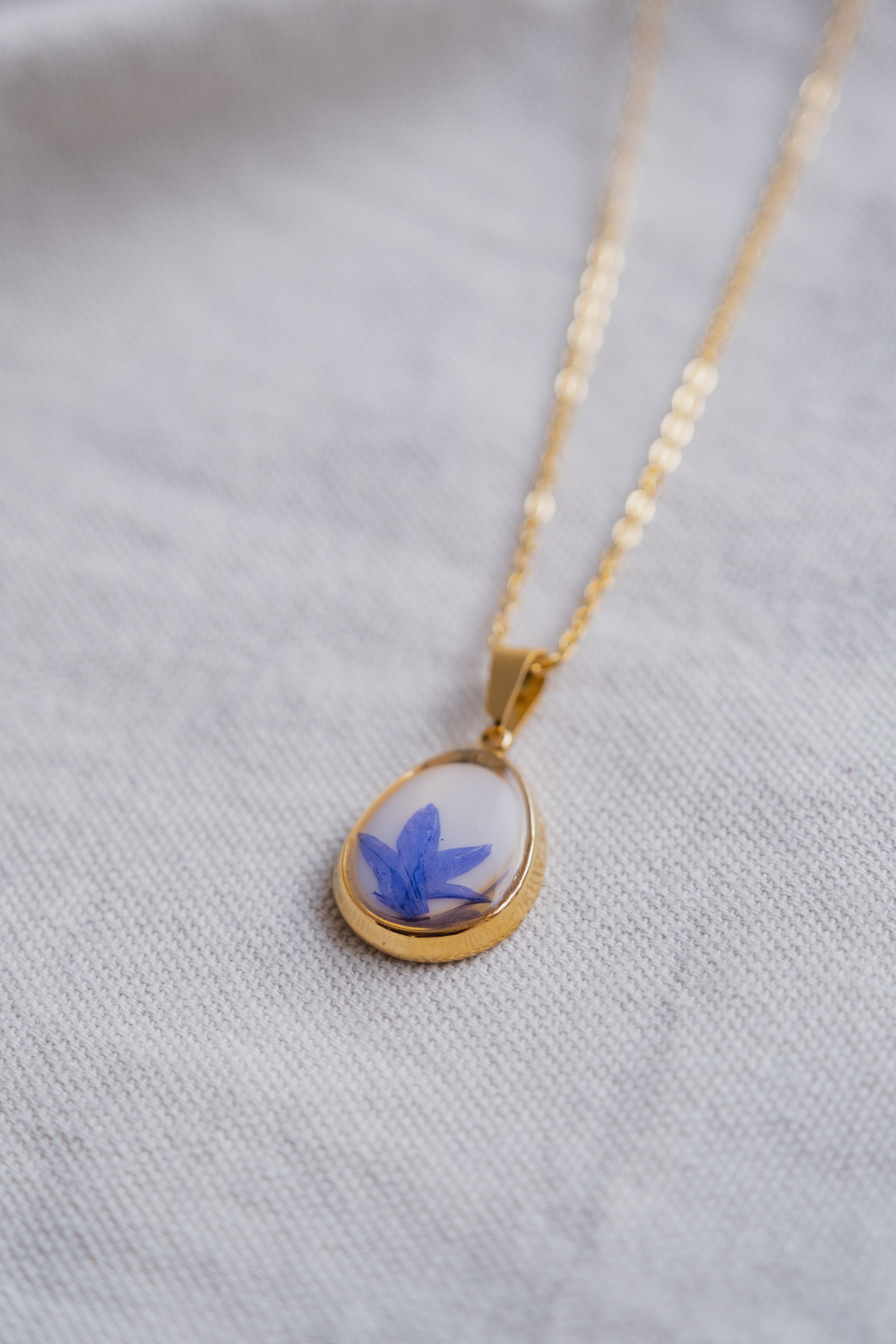 collana "vintage" con fiordaliso