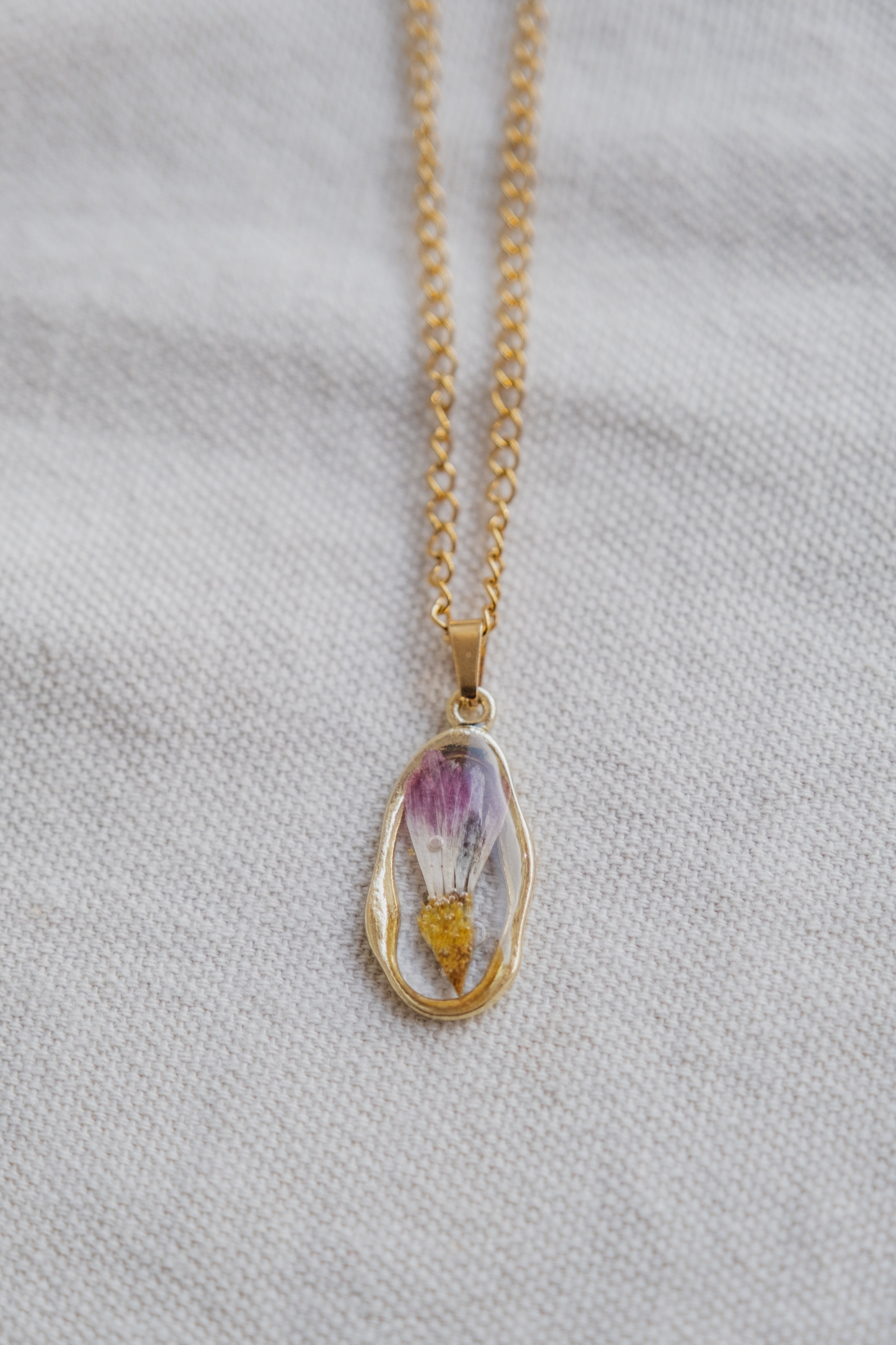 Collana irregolare con margherita