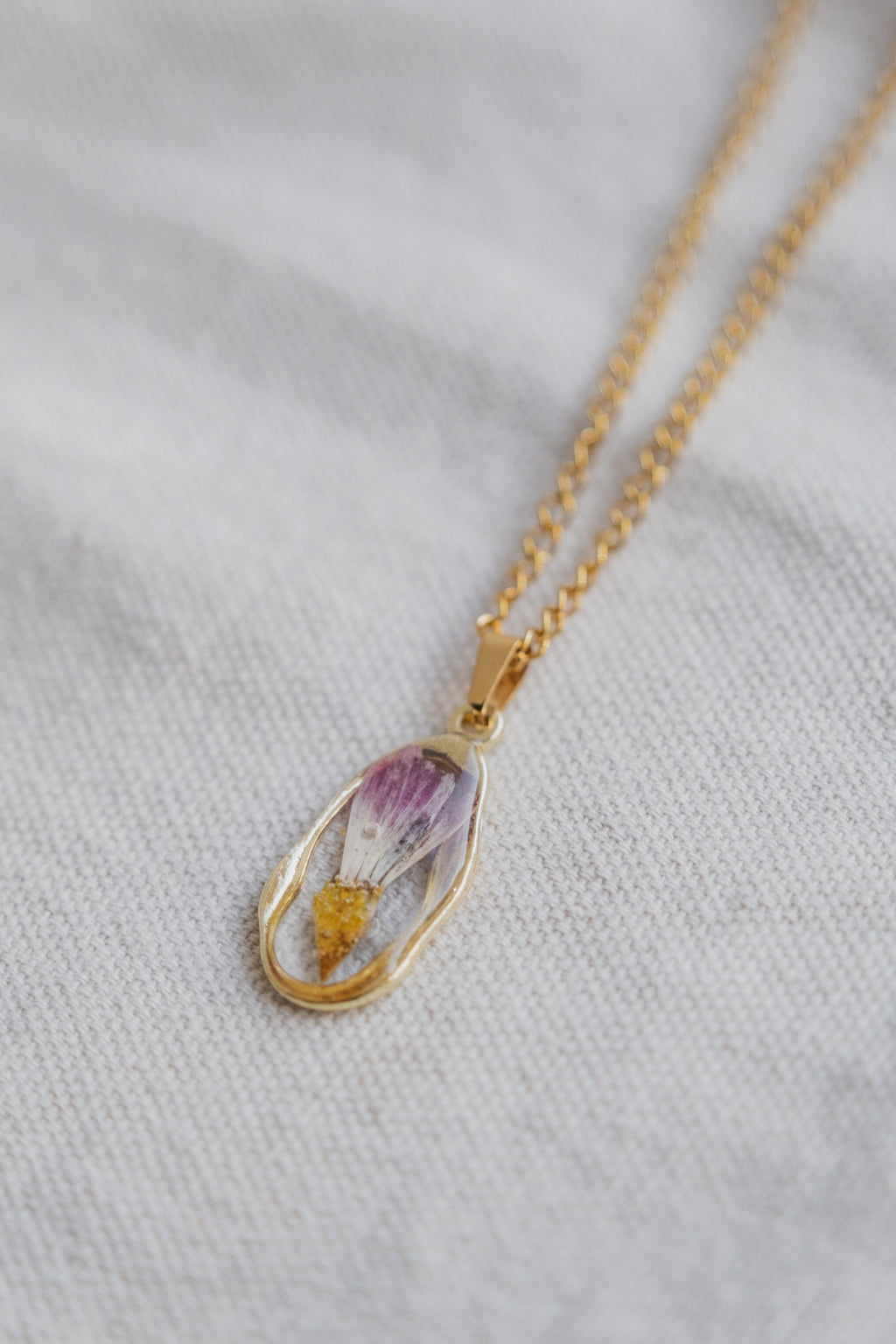 Collana irregolare con margherita