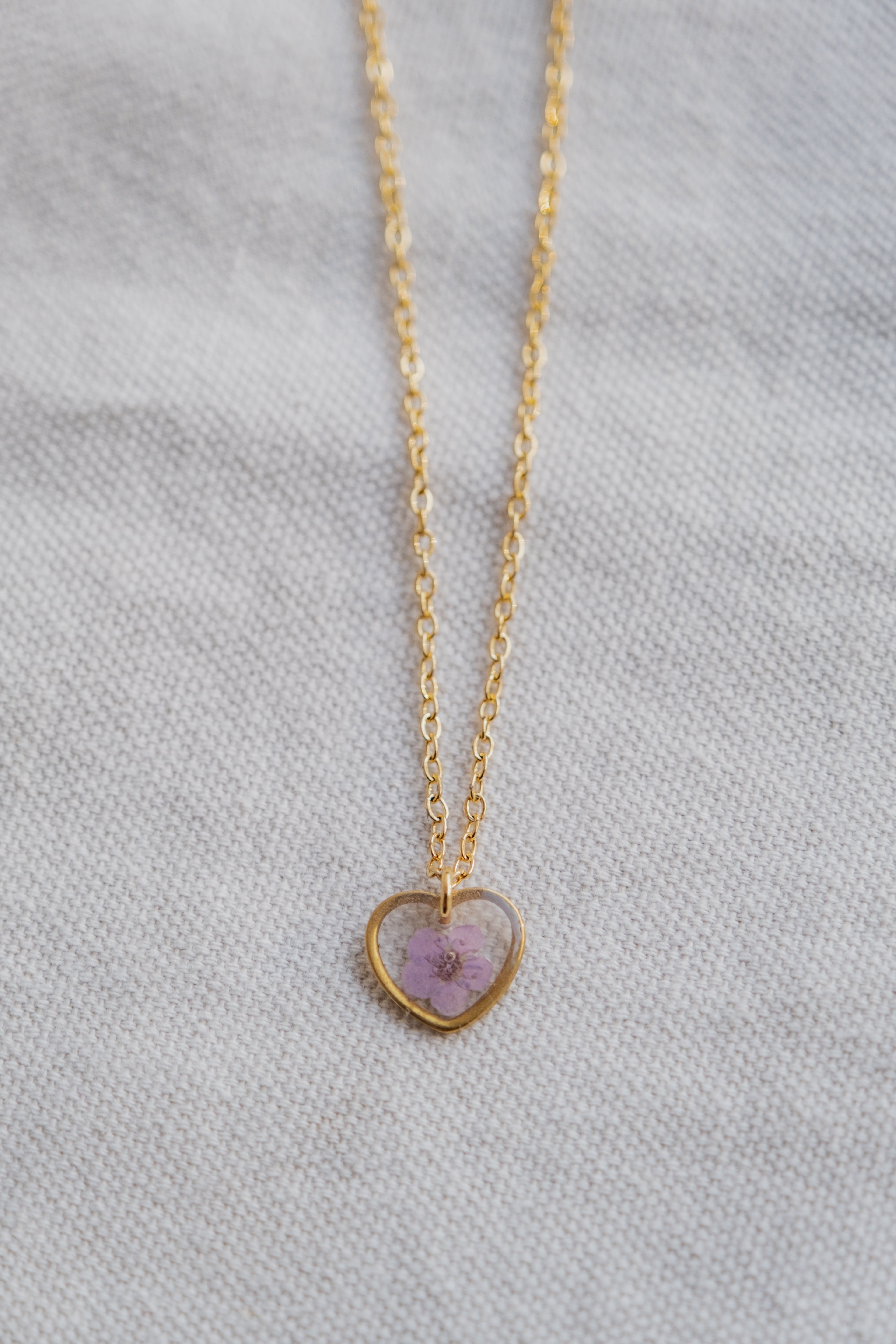 Collana cuore con narciso