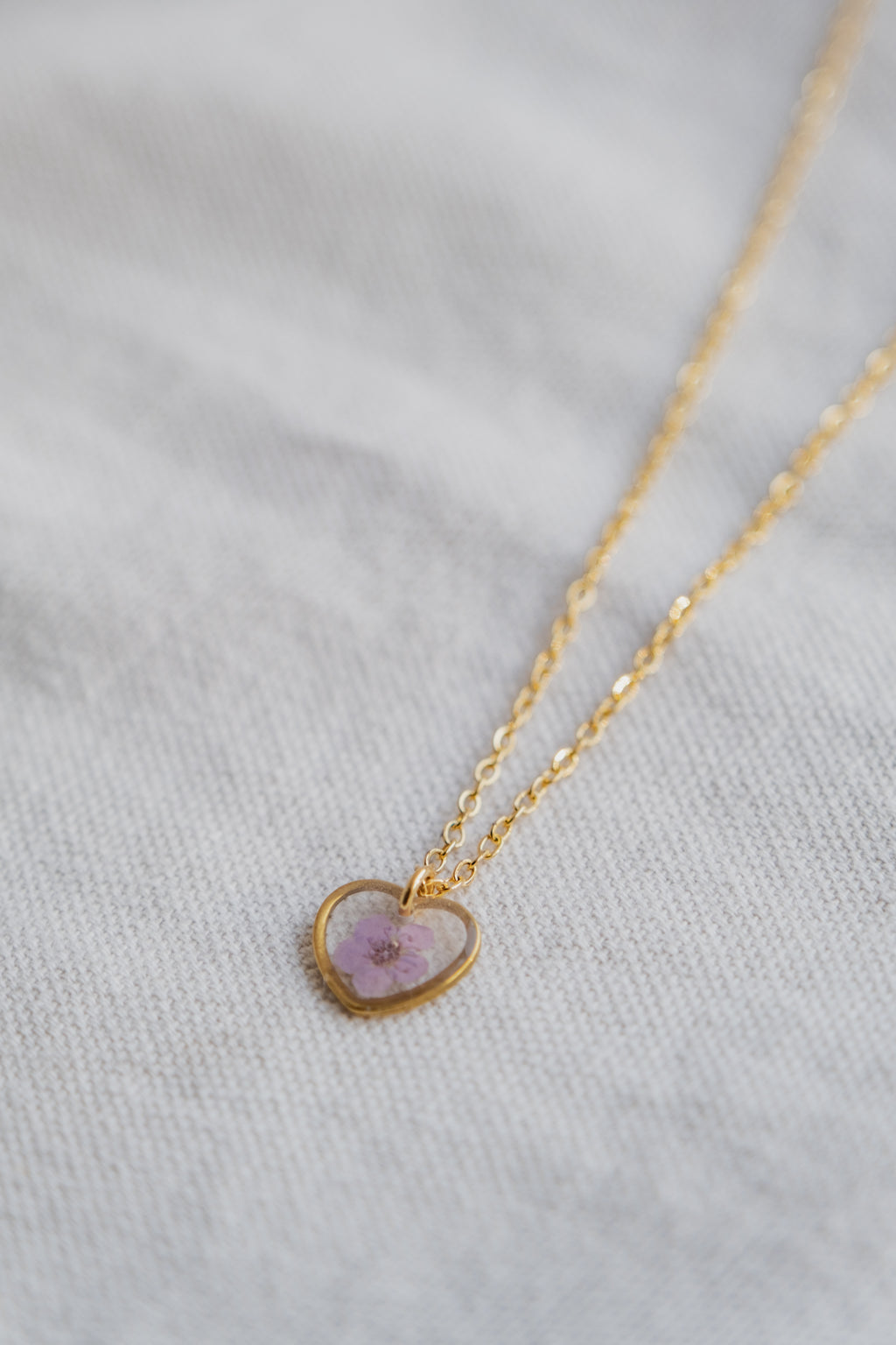Collana cuore con narciso