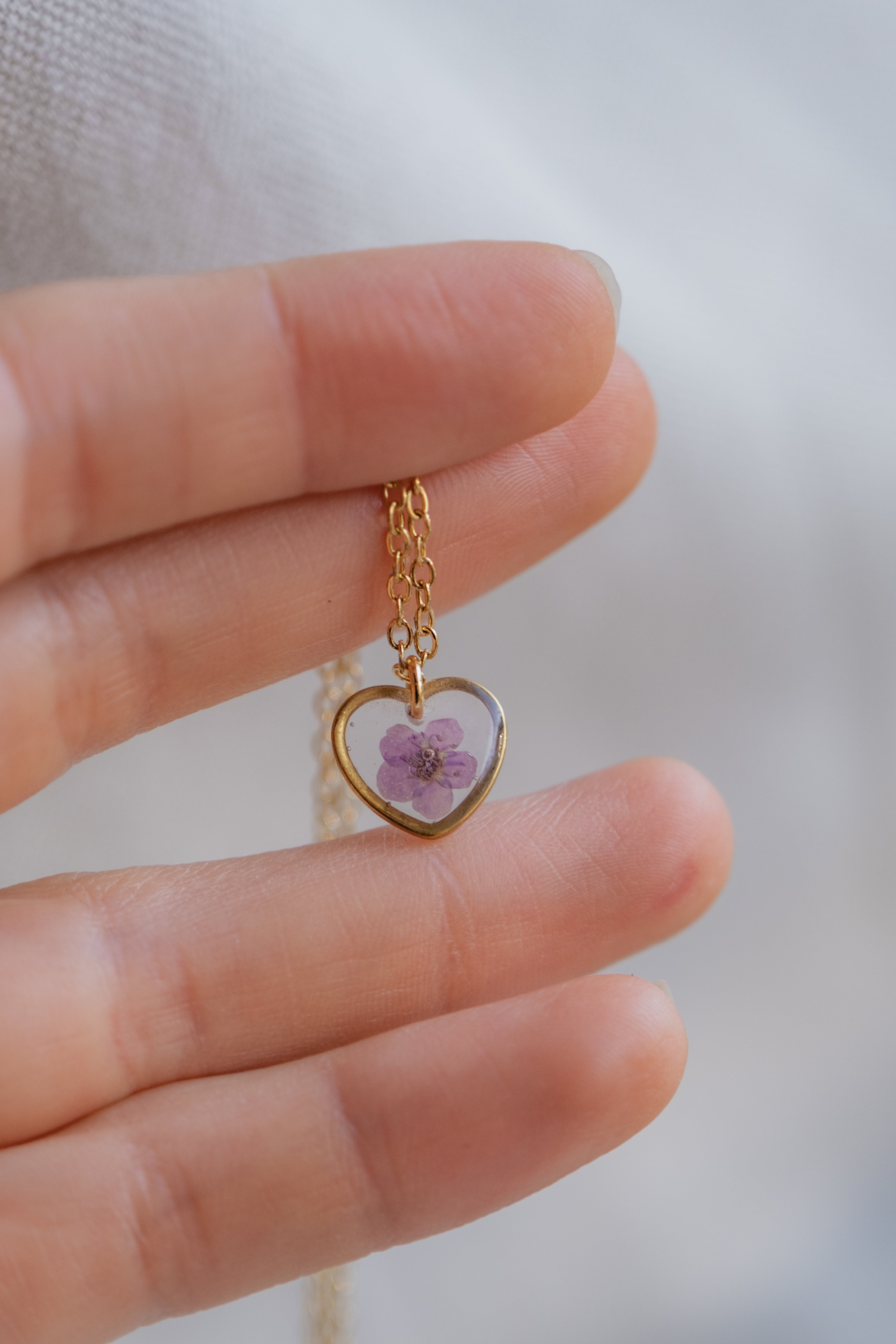 Collana cuore con narciso