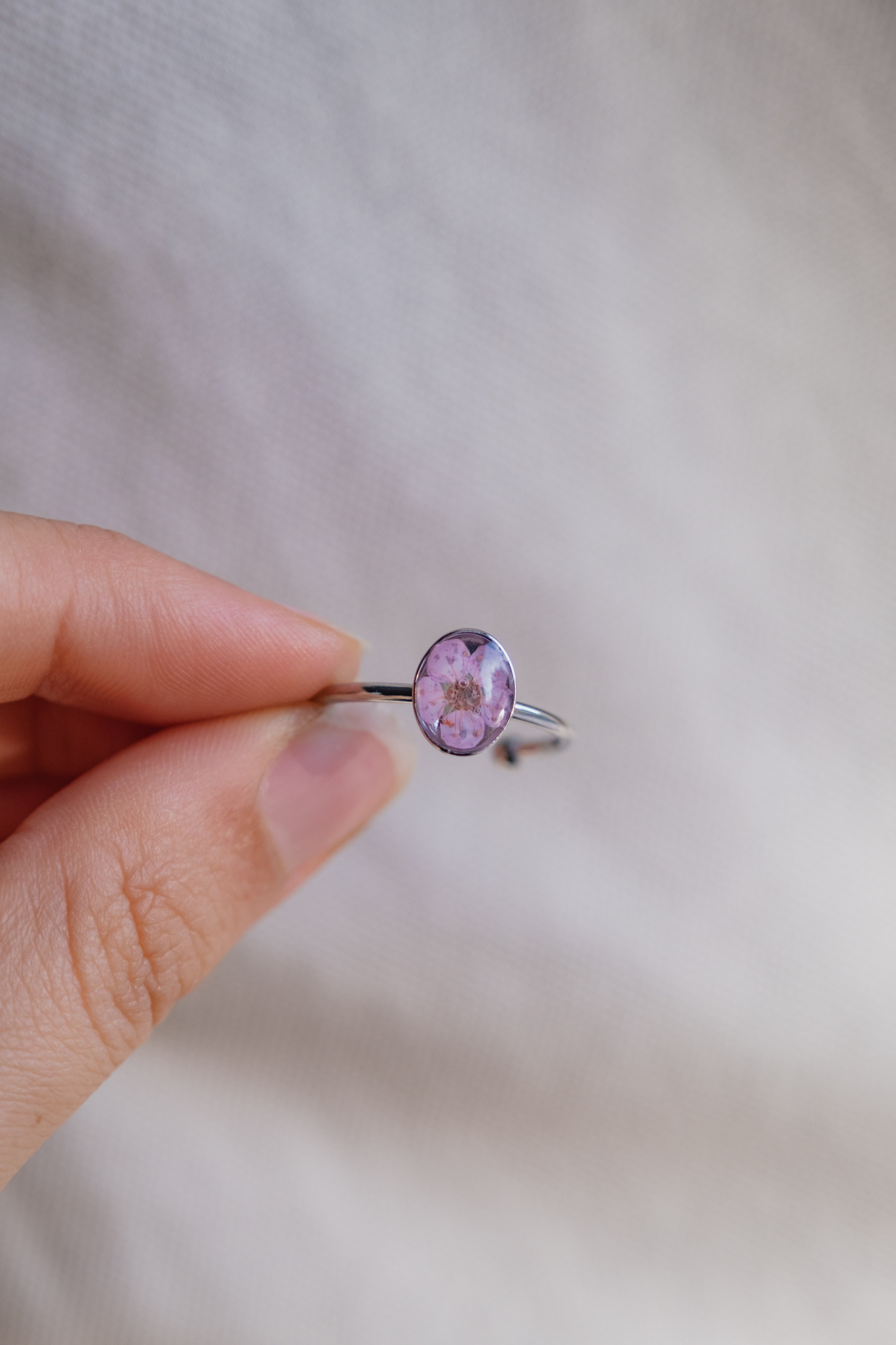 Anello con narciso rosa