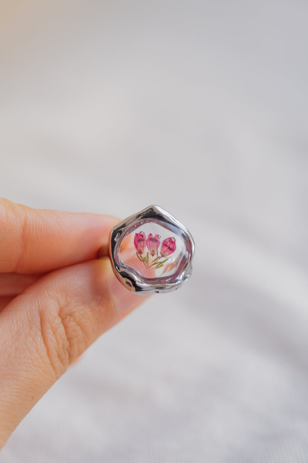 Anello irregolare con fiori di Erica