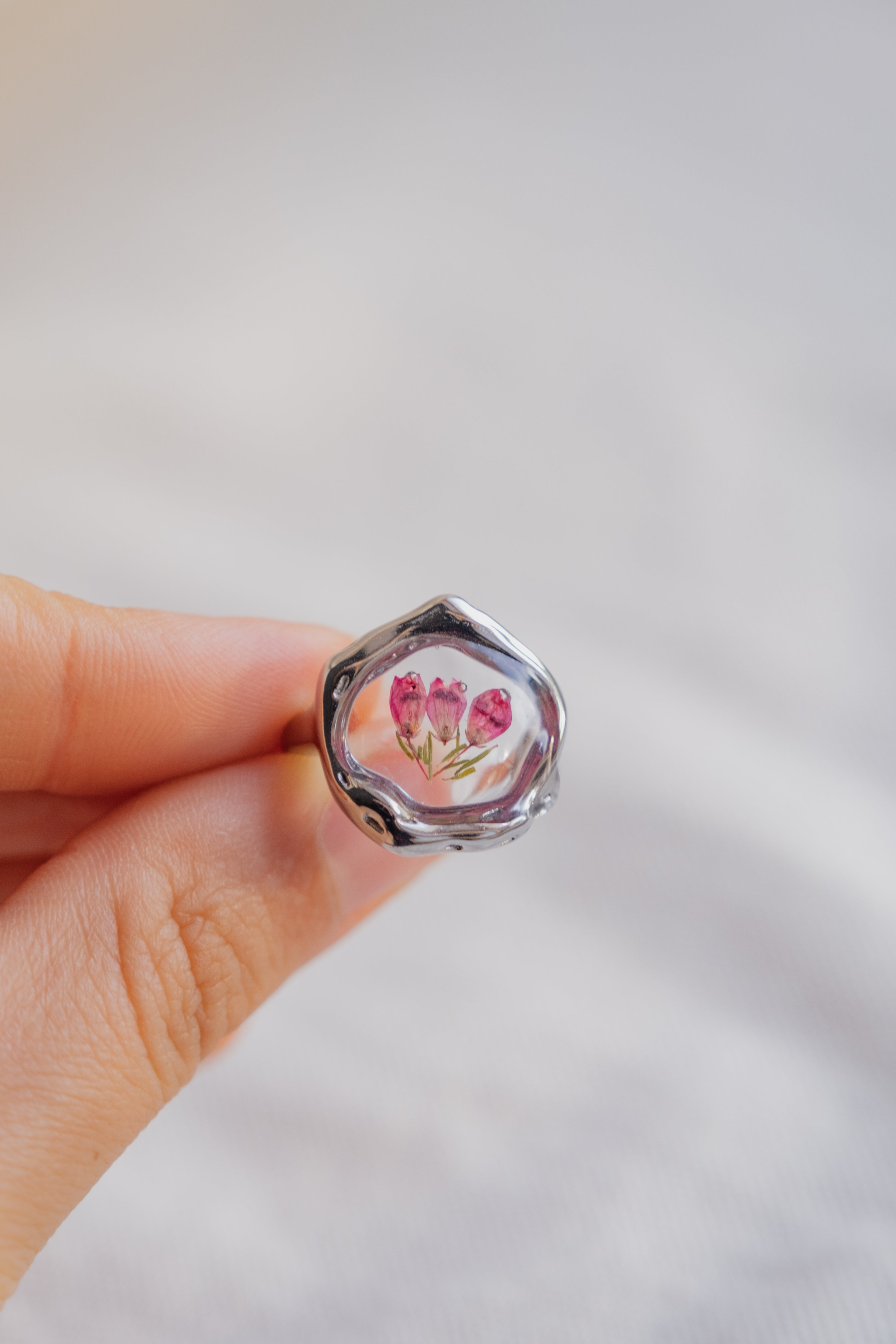 Anello irregolare con fiori di Erica