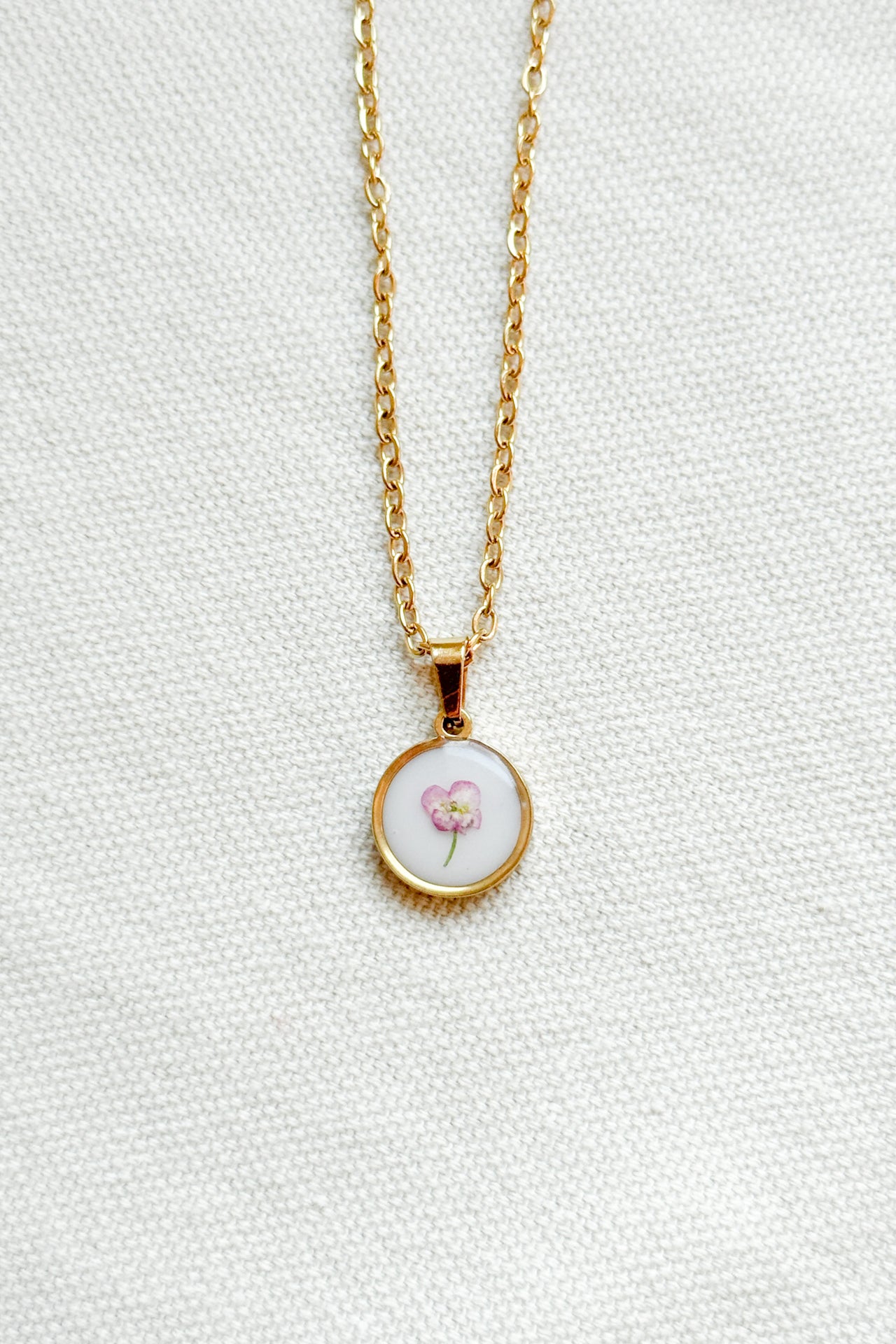 Collana con base colorata e Alisso